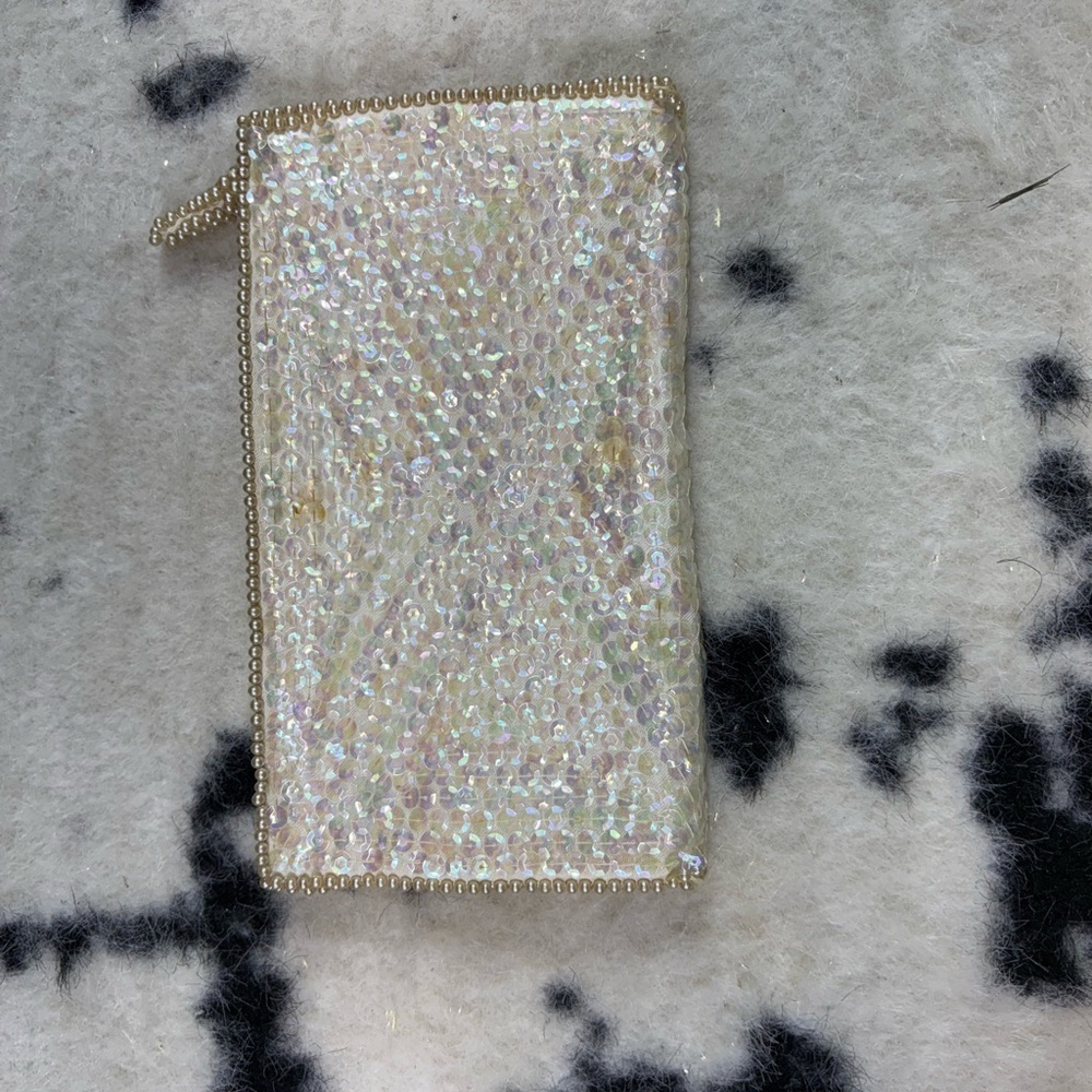 La Regale Women’s Ivory Embroidered Vintage Sequin Clutch Bag - Picture 8 of 12